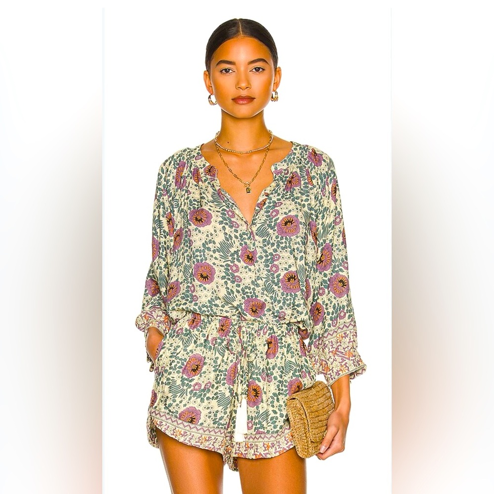 Natalie Martin Floral Print Women's Top & short set
(Brand new without tags)🌸🌸